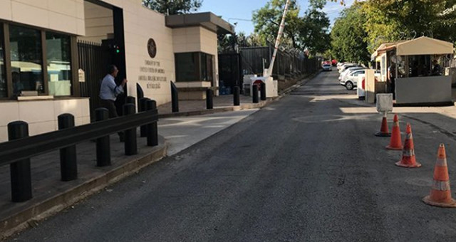 ABD Büyükelçiliğine Düzenlenen Saldırıdaki Aracın Plakası Led Aydınlatmayla Kapatıldı