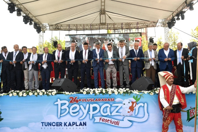 Ankara Büyükşehir Belediye Başkanı Tuna, Uluslararası Beypazarı Festivali’ne Katıldı