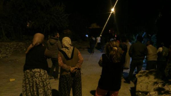 Ahşap Evde Çıkan Yangın, Mahalleliye Korku Dolu Saatler Yaşattı