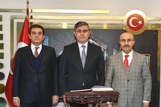 Kazakistan ve Kore Büyükelçileri Vali Demirtaş’ı Ziyaret Etti