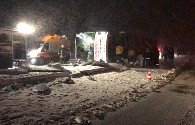 Ankara ve Kırşehir’de otobüs kazaları: 3 ölü, 55 yaralı