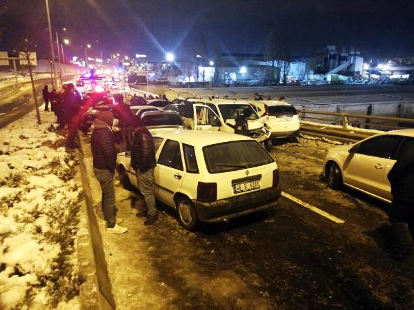 Ankara’da 28 Araçlı Zincirleme Kaza: 7 Yaralı