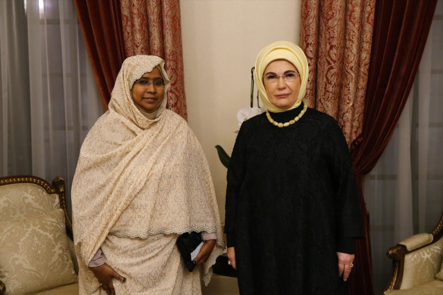 Emine Erdoğan, Sudan Genel Eğitim Bakanı Abdalla ile Görüştü