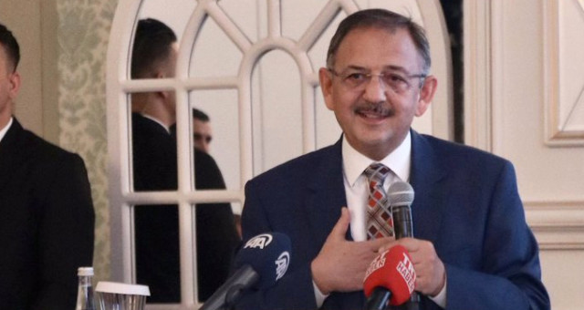 Mehmet Özhaseki, ‘Bunu Kimseyle Konuşmam’ Deyip Yanına Gelen Aday Adayına Anket Sonuçlarını Gösterdi