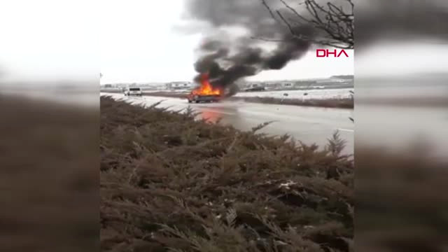 Ankara’da Seyir Halindeki Otomobil Yandı