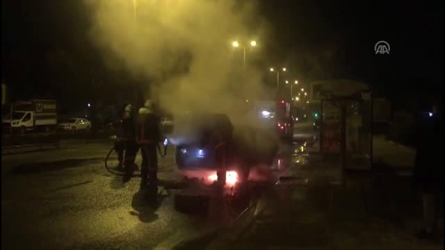 Başkentte Seyir Halindeki Otomobil Yandı