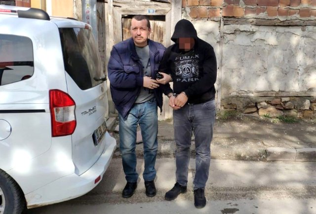 Firar Eden Hükümlü 10 Dakikada Yakalandı