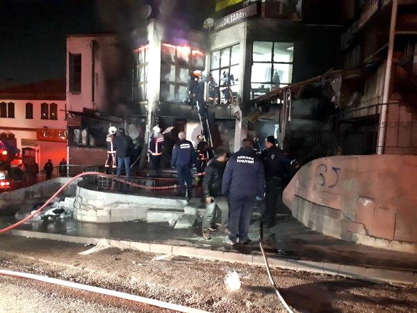 Ankara’da Korkutan Yangın: 6 İş Yeri Kullanılamaz Hale Geldi
