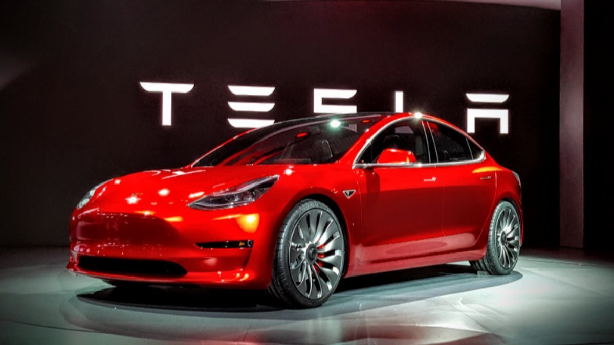 Tesla, 40 binden fazla aracını geri çağıracak