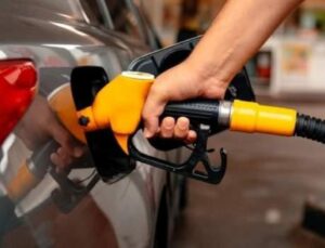 OPEC kararı sonrası akaryakıta bu geceden itibaren artırım geldi! İşte yeni fiyat…