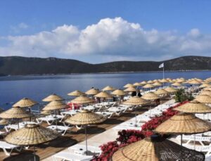 Emeklilere şezlong ve şemsiye fiyatsız mi oldu?