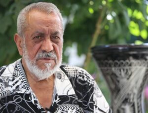 Kırklarelili 80 yaşındaki müzisyen, 64 yıldır ekmeğini darbuka çalarak kazanıyor