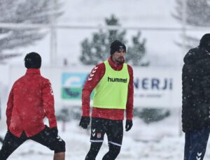 Sivasspor’un egzersizi yarıda kaldı!