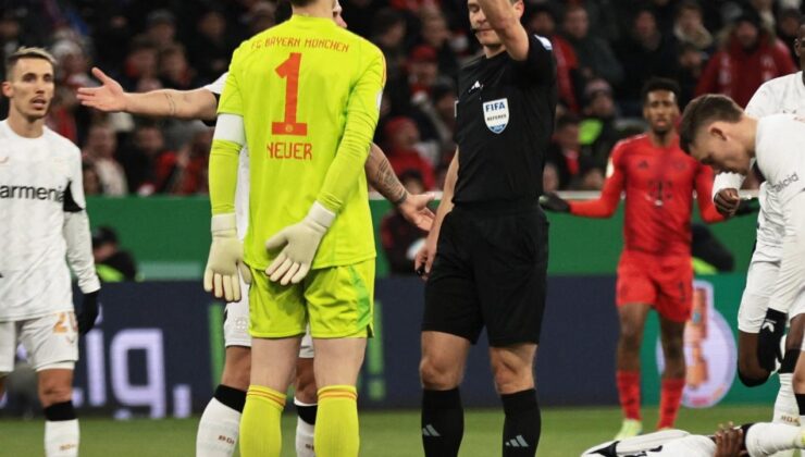 Toplam 923 maç… Manuel Neuer birinci sefer kırmızı kart gördü