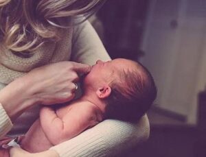 Mart ayı doğum yardımı ödemeleri hesaplara yatırıldı