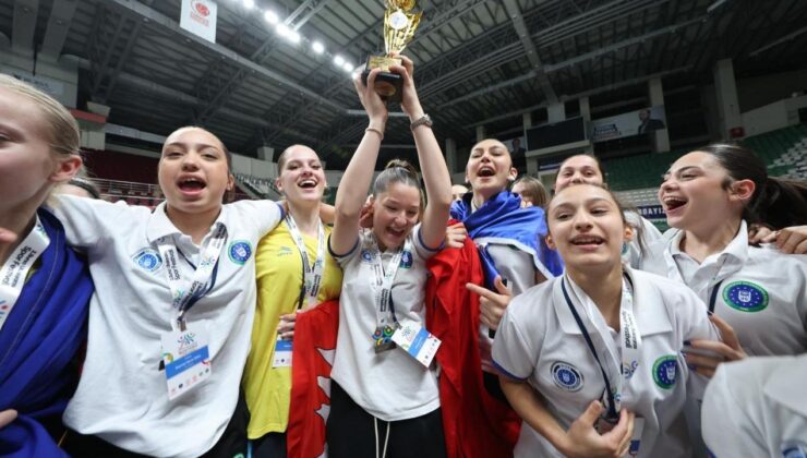 Bursa’da kardeşlik rüzgarı esti! U16 kızlar basketbol turnuvasında şampiyon muhakkak oldu