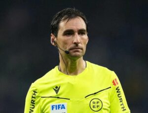 Beşiktaş-Midtjylland maçının hakemi aşikâr oldu